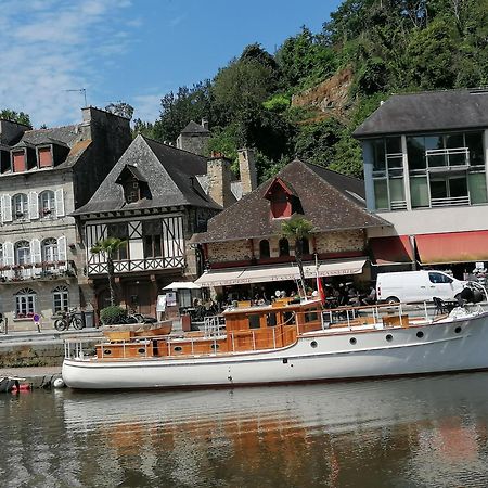 La Tocade Del Arte - Dinan Bed and Breakfast Lanvallay Buitenkant foto